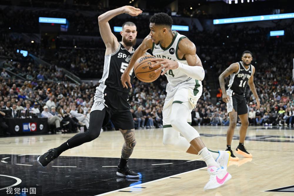 球队在攻防 球队在攻防